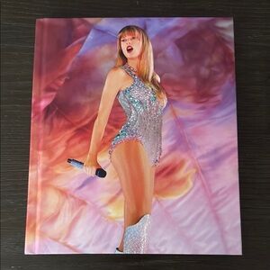 Official Taylor Swift The Eras Tour Book